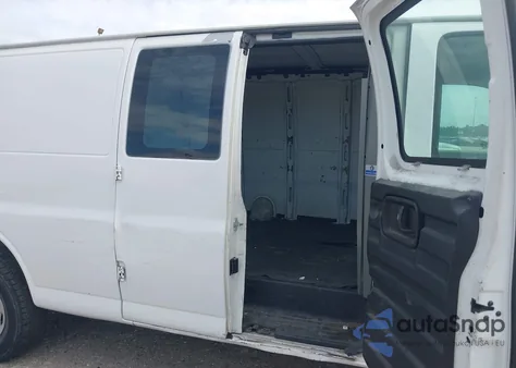 2010 Chevrolet Express 2500 Work Van z USA, uszkodzony, nr VIN 1GCZGGAA0A1111615